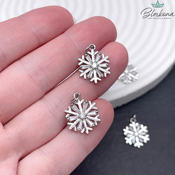 17*13 мм Цвет серебро, Подвеска Снежинка с цирконами