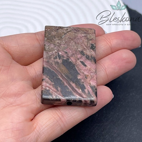 Родонит черно-розовый плоский прямоугольник 30,5*50,5 мм штучно