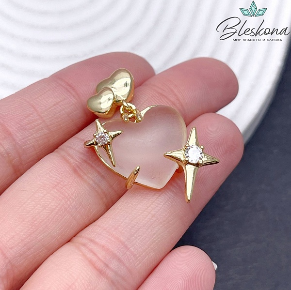 20мм Цвет золото, Подвеска Сердце матовое белое стекло